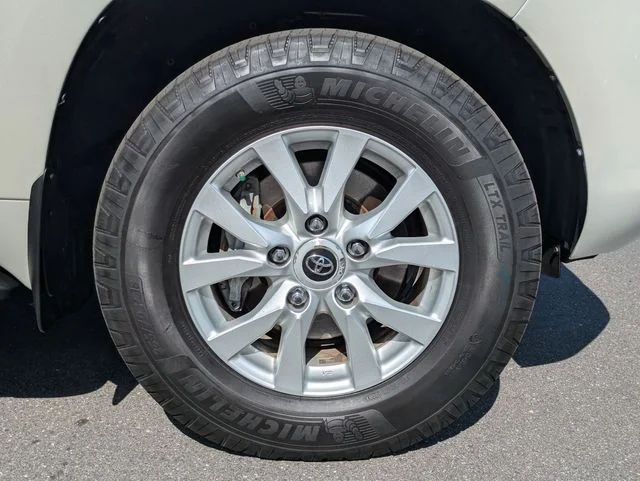 Used 2020 Blizzard Pearl Toyota Base image 11