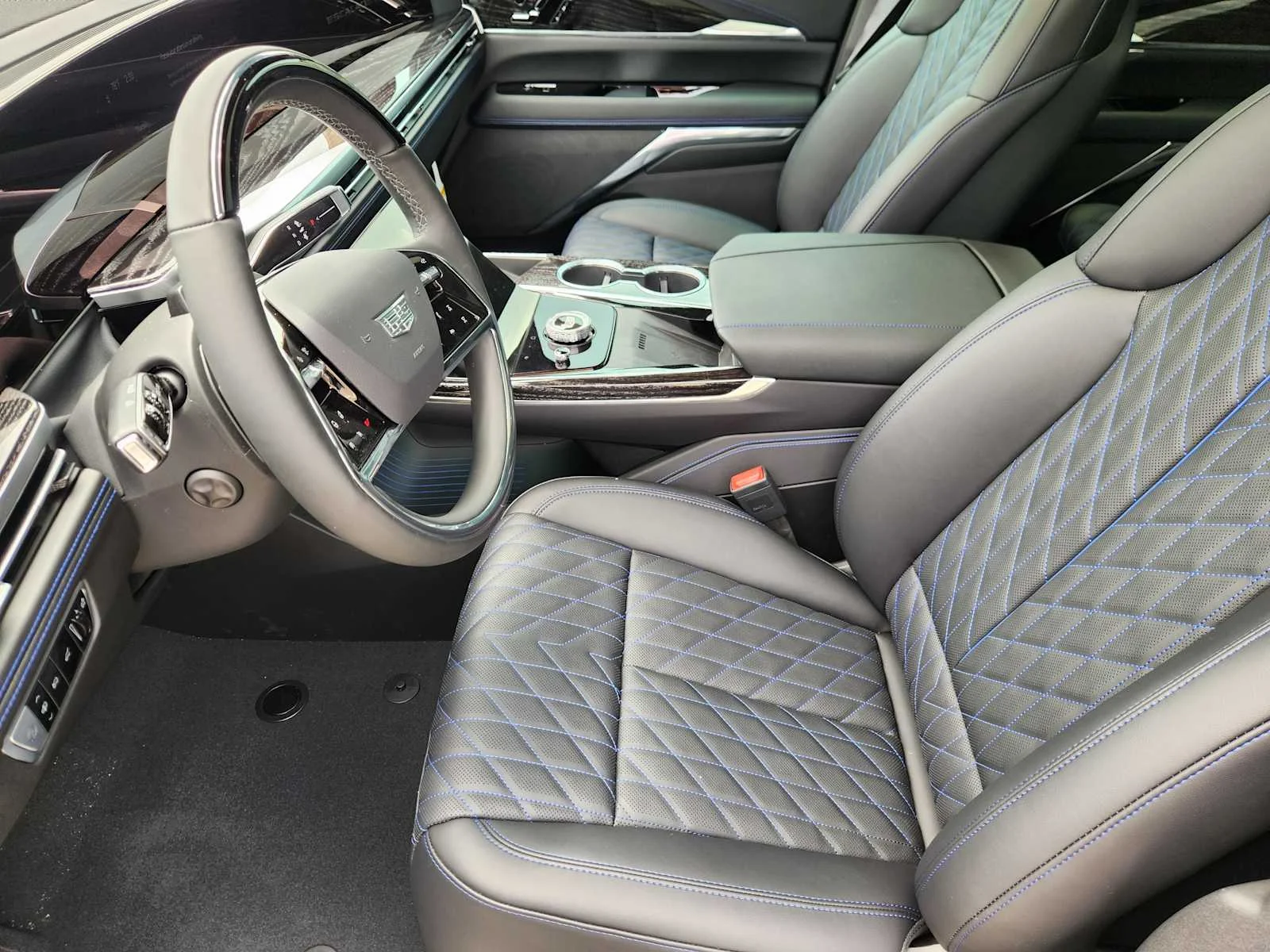 2026 Cadillac Escalade IQL Luxury - Photo 8