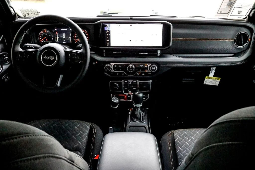 New 2025 Black Jeep Mojave image 22