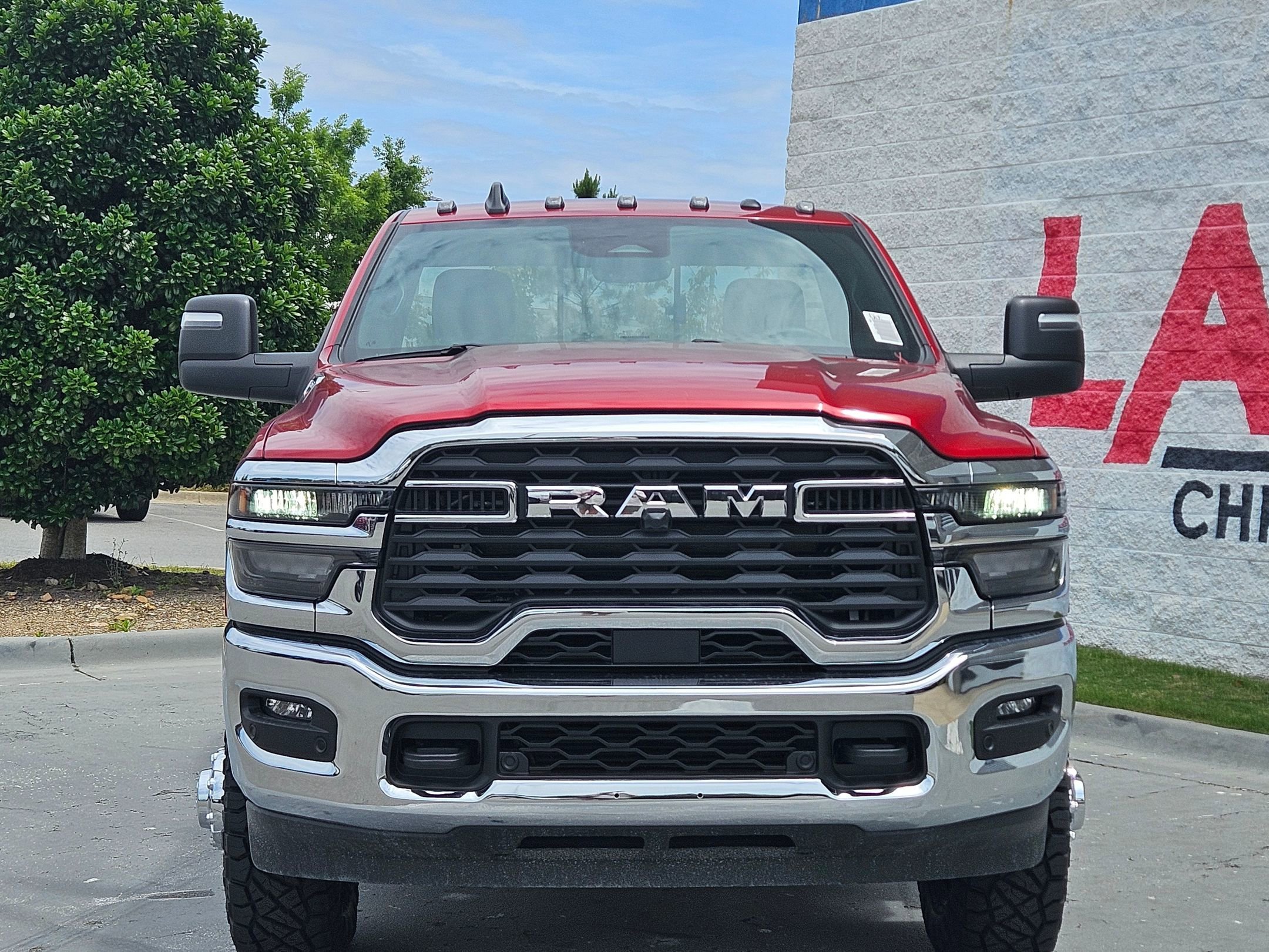 New 2026 Molten Red Pearl-Coat Exterior Paint RAM Tradesman image 2