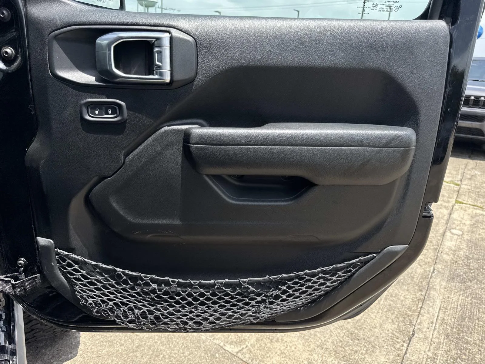 Used 2022 Black Jeep Sport S image 13