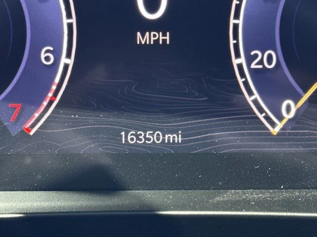 Used 2025 Silver Jeep Laredo X image 20