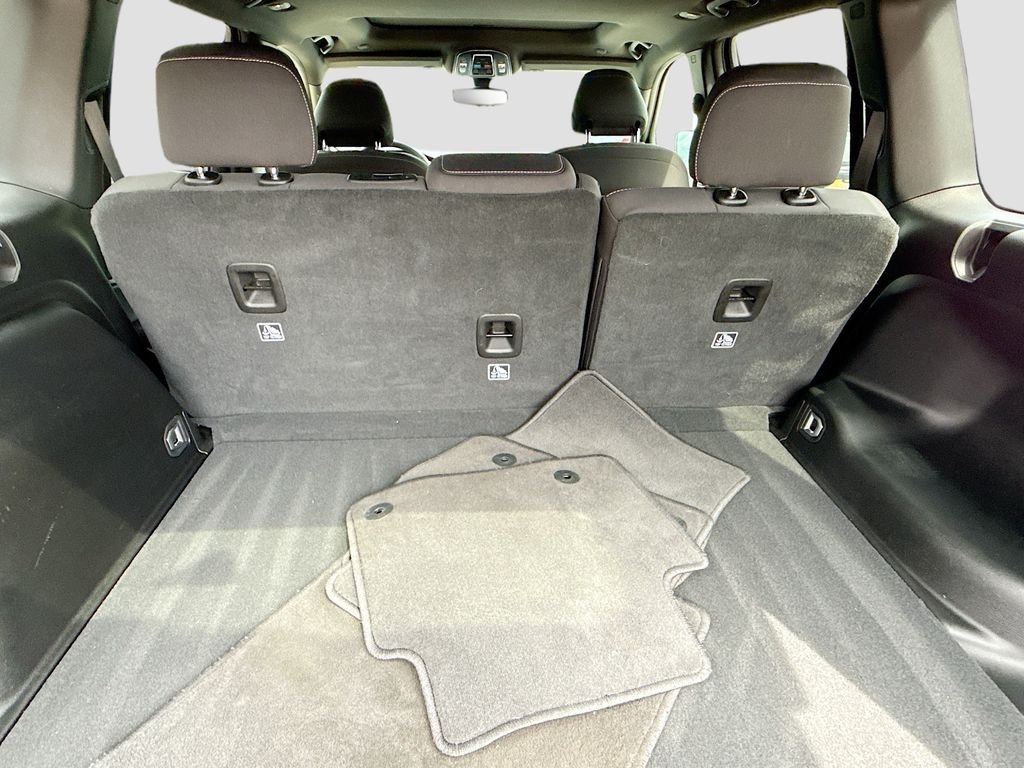 Used 2024 Bright White Clearcoat Jeep Laredo X image 27