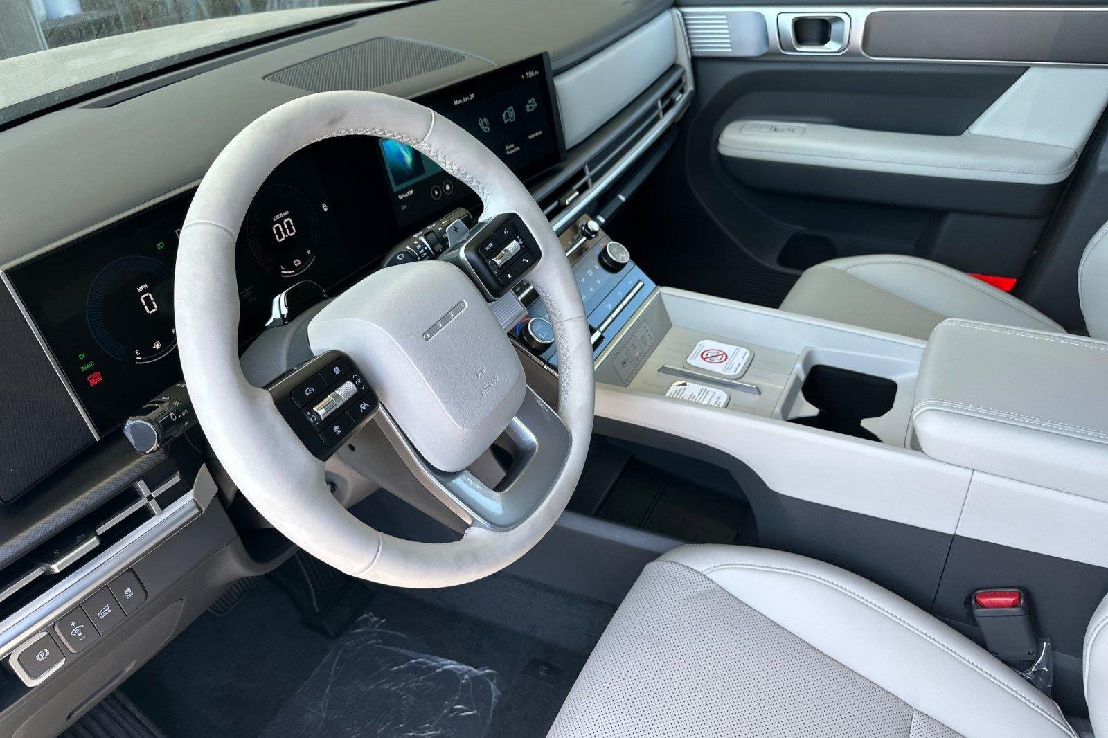 New 2026 Shimmering Silver Hyundai SEL image 38