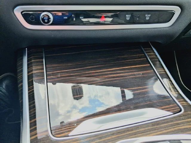 Used 2023 White BMW xDrive40i image 18