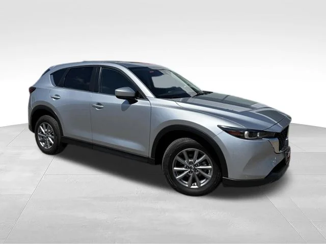 2023 Mazda CX-5 S Preferred package Auto AWD's photo