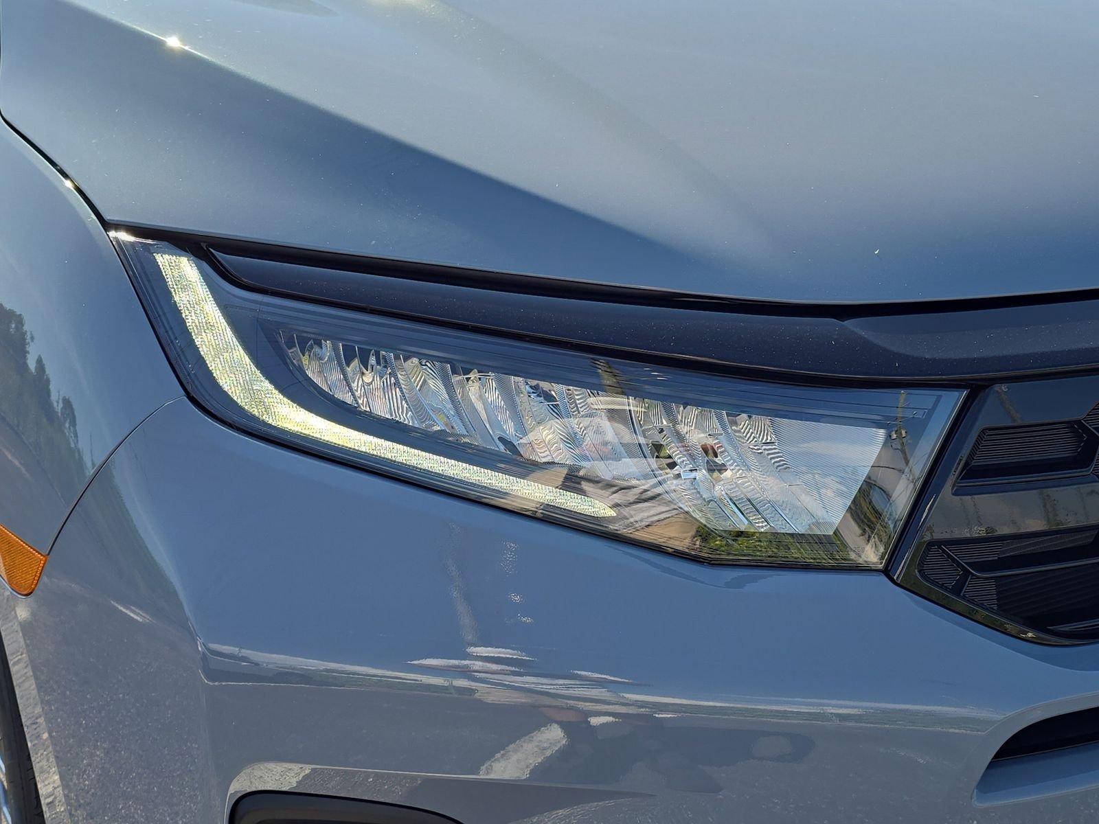 New 2026 Sonic Gray Pearl Honda Touring image 8