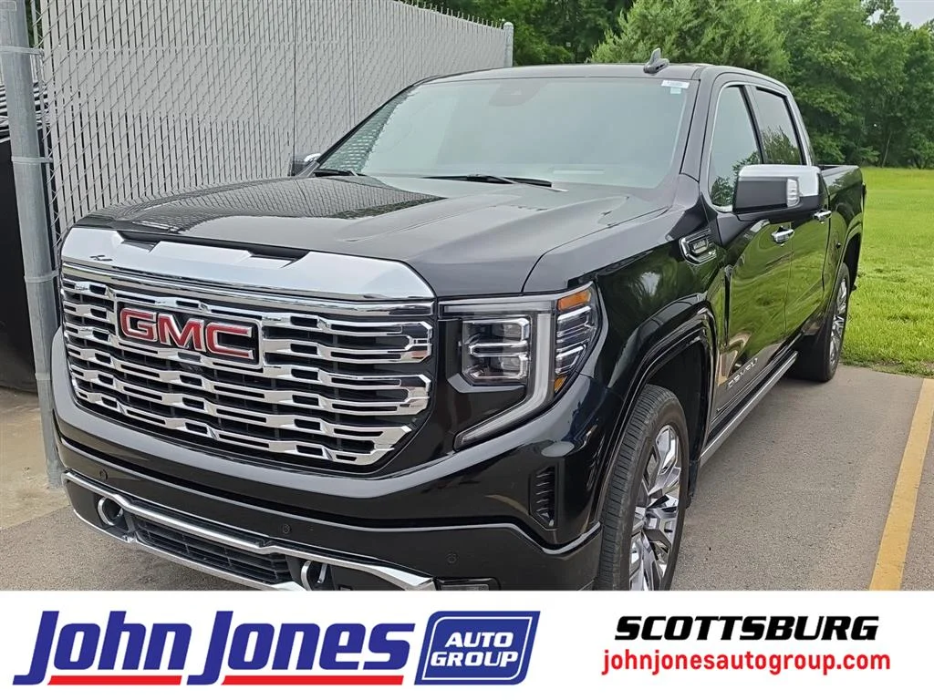 2023 GMC Sierra 4WD Crew Cab Short Box Denali's photo