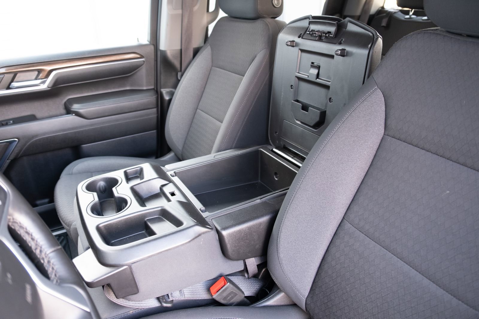 Used 2024 Summit White Chevrolet LT image 8