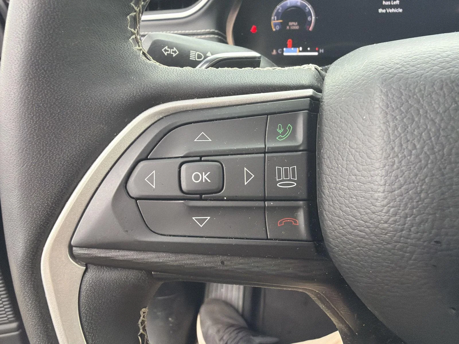 Used 2023 Baltic Gray Metallic Clearcoat Jeep Laredo image 18