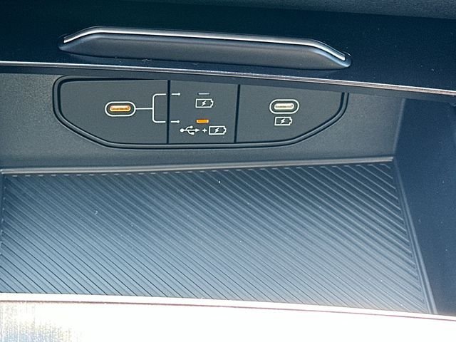 Used 2026 Fusion Orange Kia LX image 19