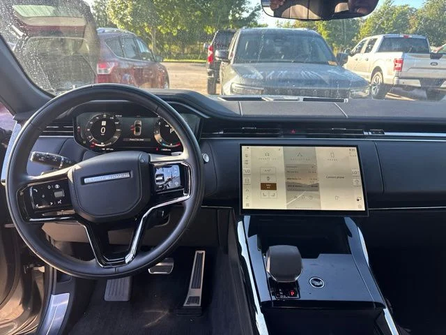 Used 2025 Black Land Rover Dynamic SE image 11
