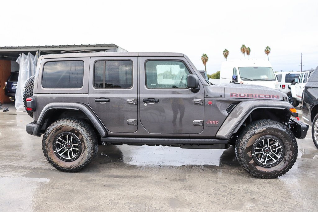New 2026 Granite Crystal Metallic Clearcoat Jeep Rubicon X image 13