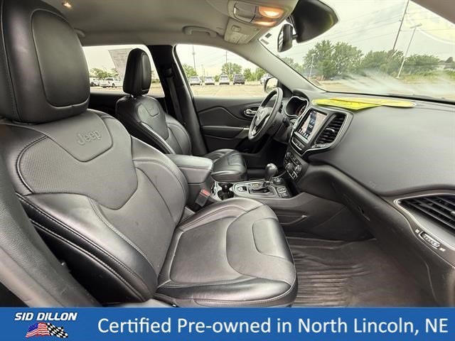 Used 2022 Diamond Black Crystal Pearlcoat Jeep Latitude Lux image 21