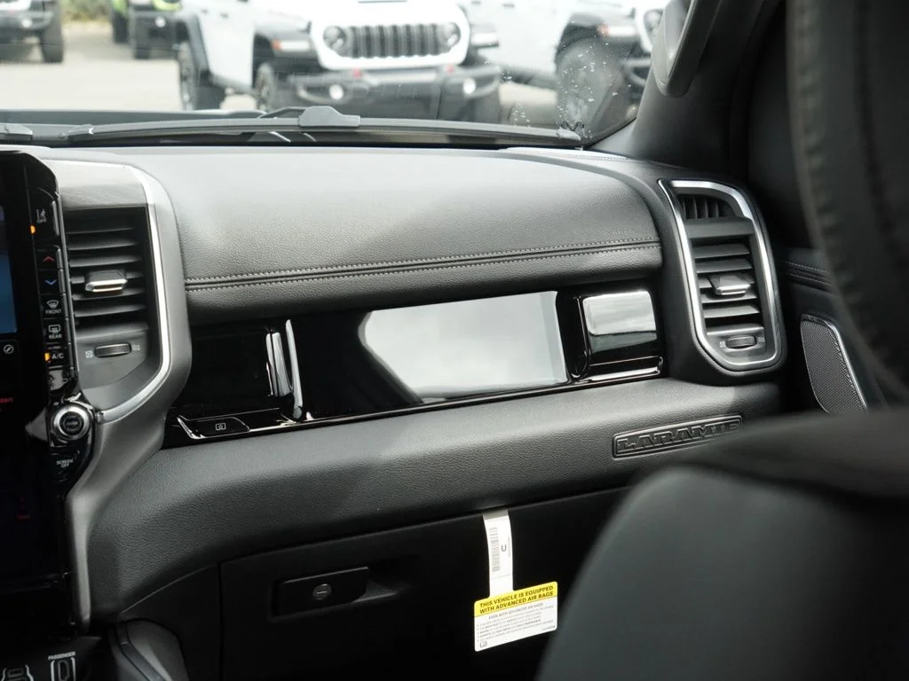 New 2026 Ivory White Tri-Coat Pearl-Coat Exterior Paint RAM Laramie image 26
