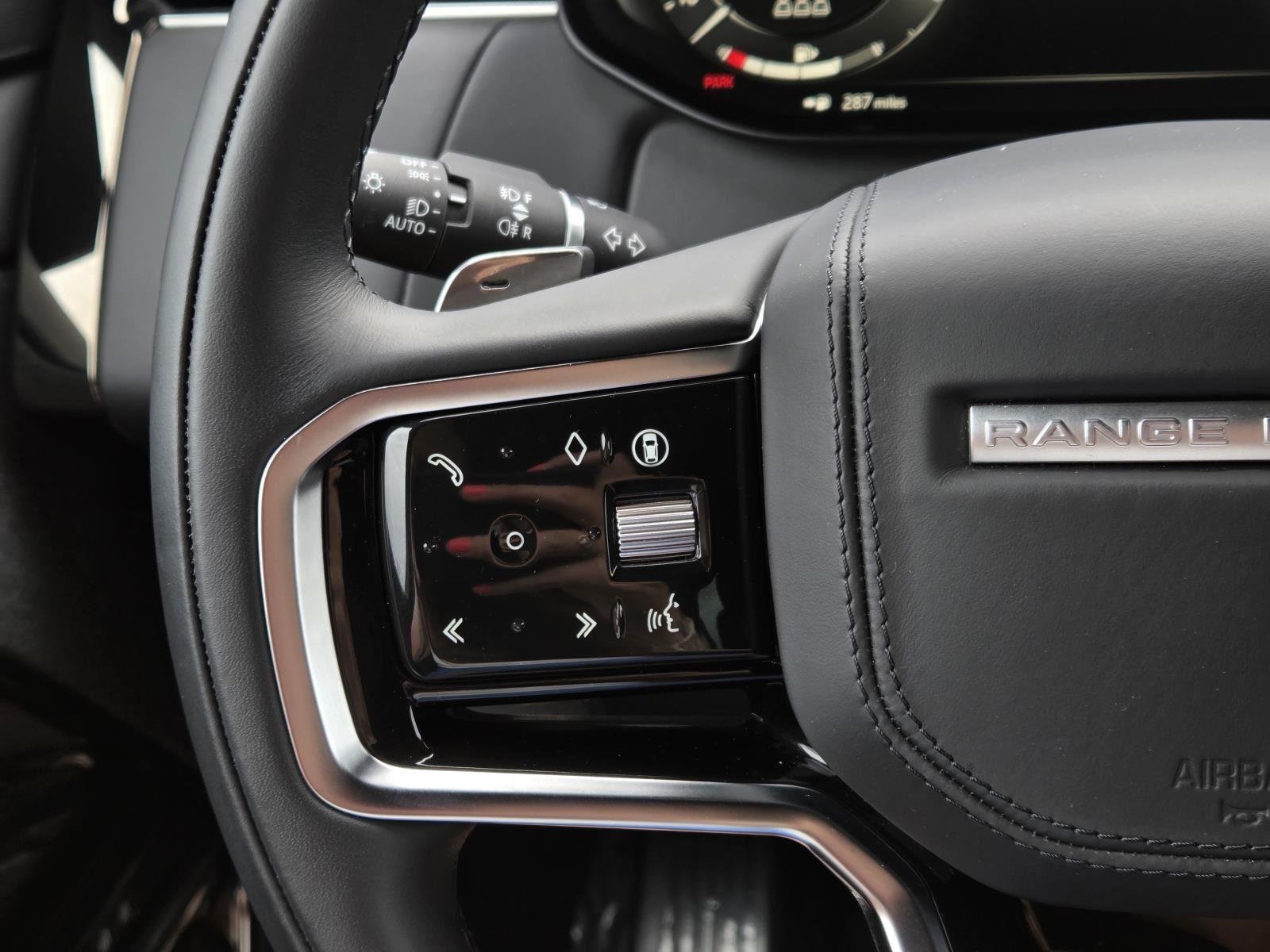 Used 2025 Fuji White Land Rover SE image 20