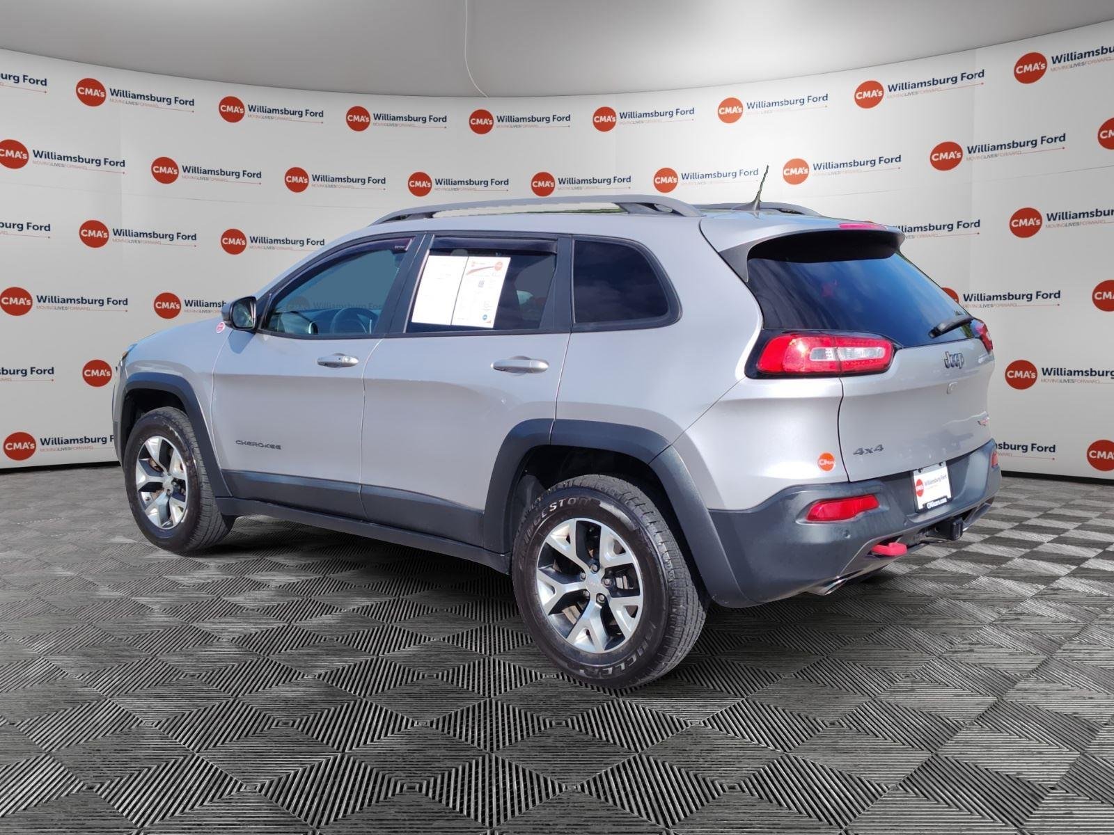 Used 2018 Billet Silver Metallic Clearcoat Jeep Trailhawk image 3