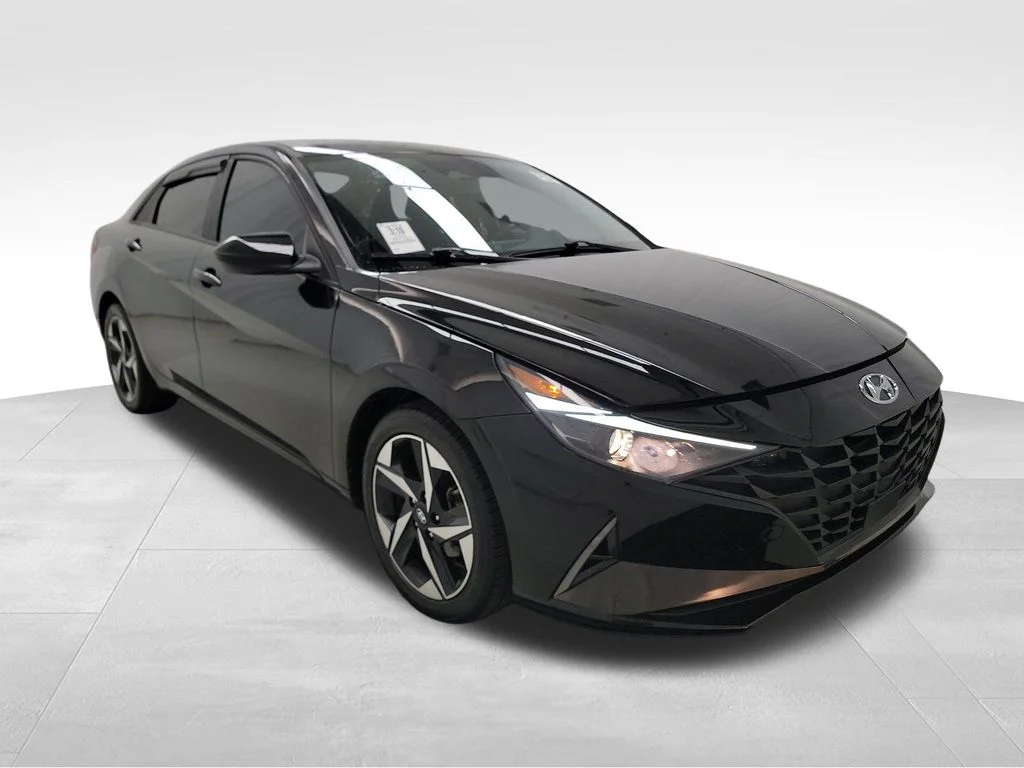 Used 2023 Black Hyundai SEL image 4