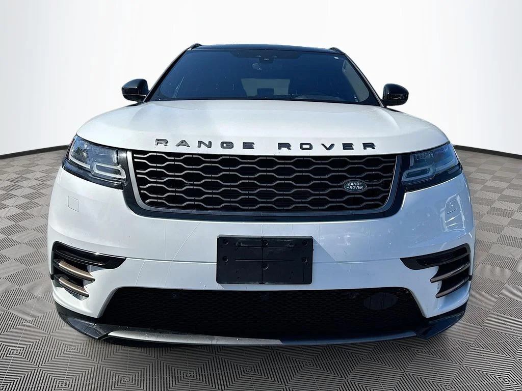 Used 2019  Land Rover SE R-Dynamic image 2