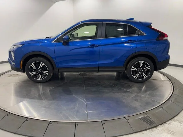 New 2026 Lightning Blue Metallic Mitsubishi SE S-AWC image 2