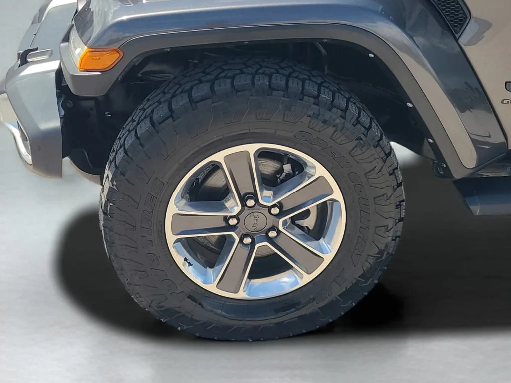 Used 2023 Granite Crystal M Jeep Sport S image 24