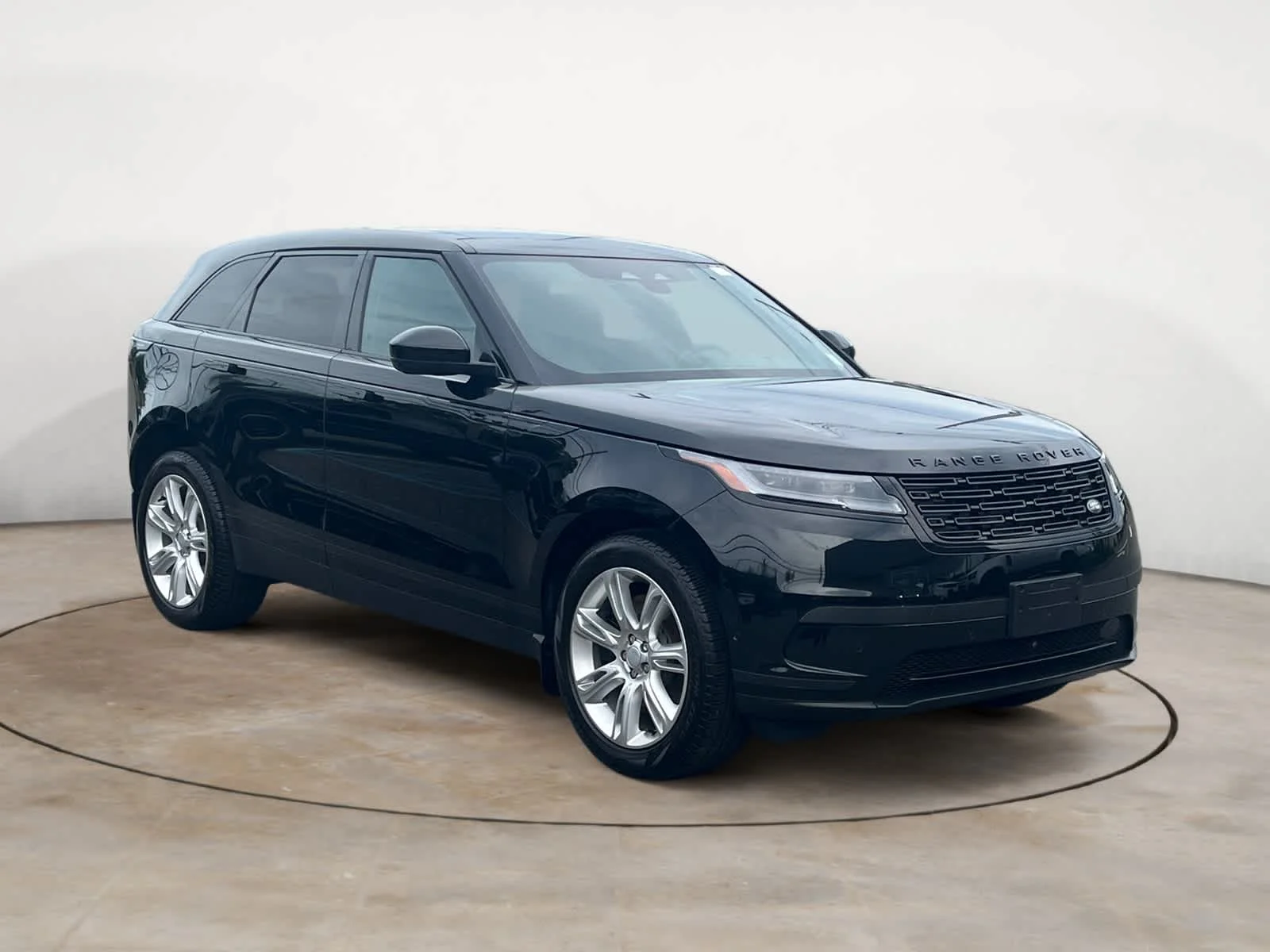 Certified Used 2026 Santorini Black Metallic Land Rover S image 7