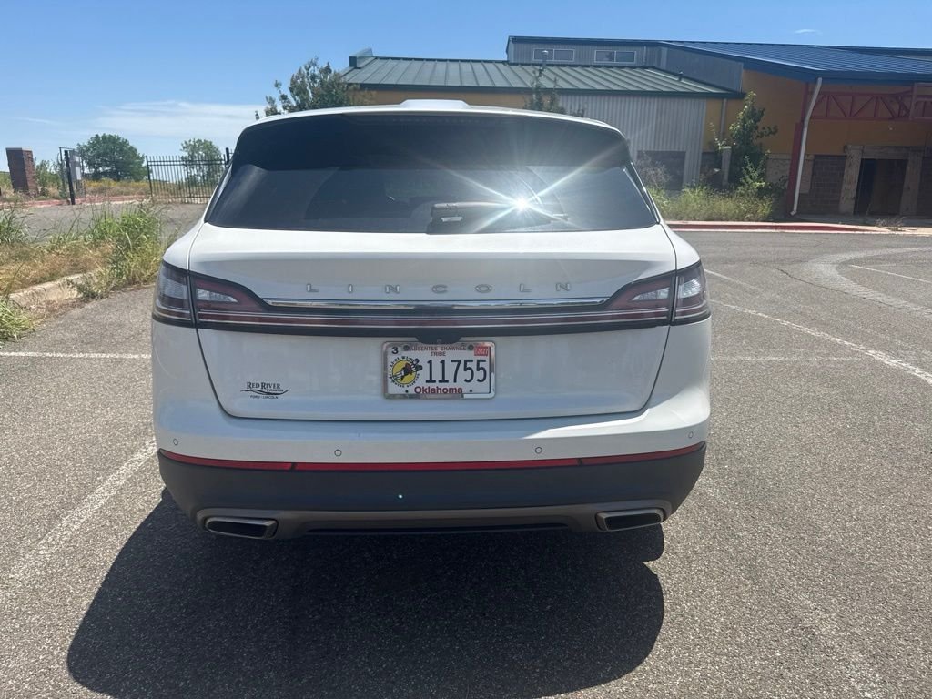 Used 2022 White Lincoln Reserve image 5