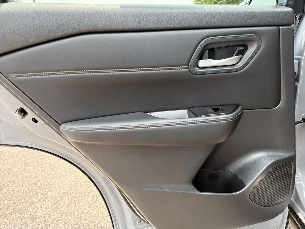 Used 2026 Boulder Gray Pearl Nissan Dark Armor image 36