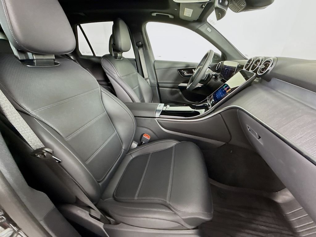 Used 2026 Gray Mercedes-Benz GLC 300 image 23
