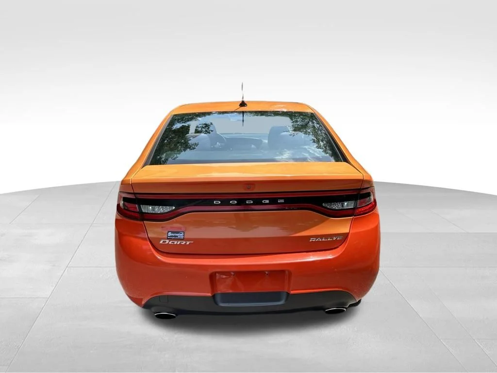 Used 2015 Orange Dodge SXT image 4