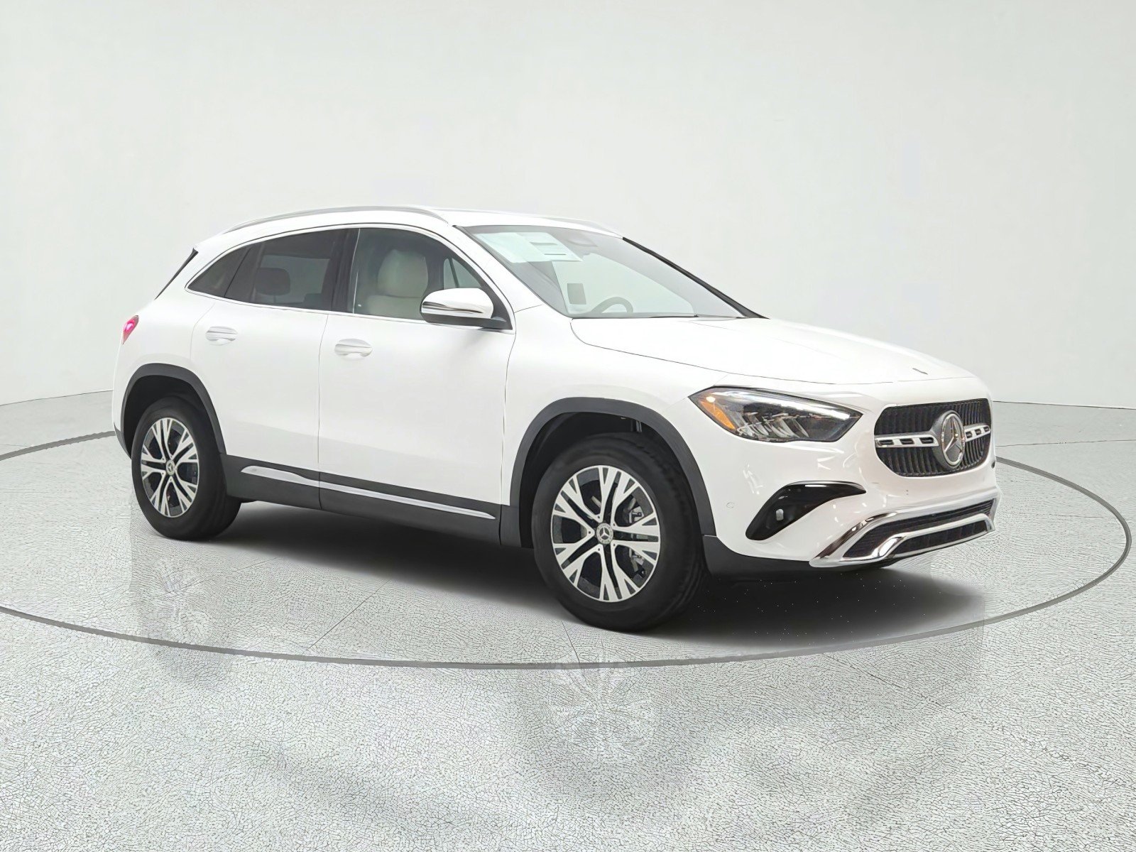 New 2026 Polar White Mercedes-Benz GLA 250 4MATIC® SUV image 3