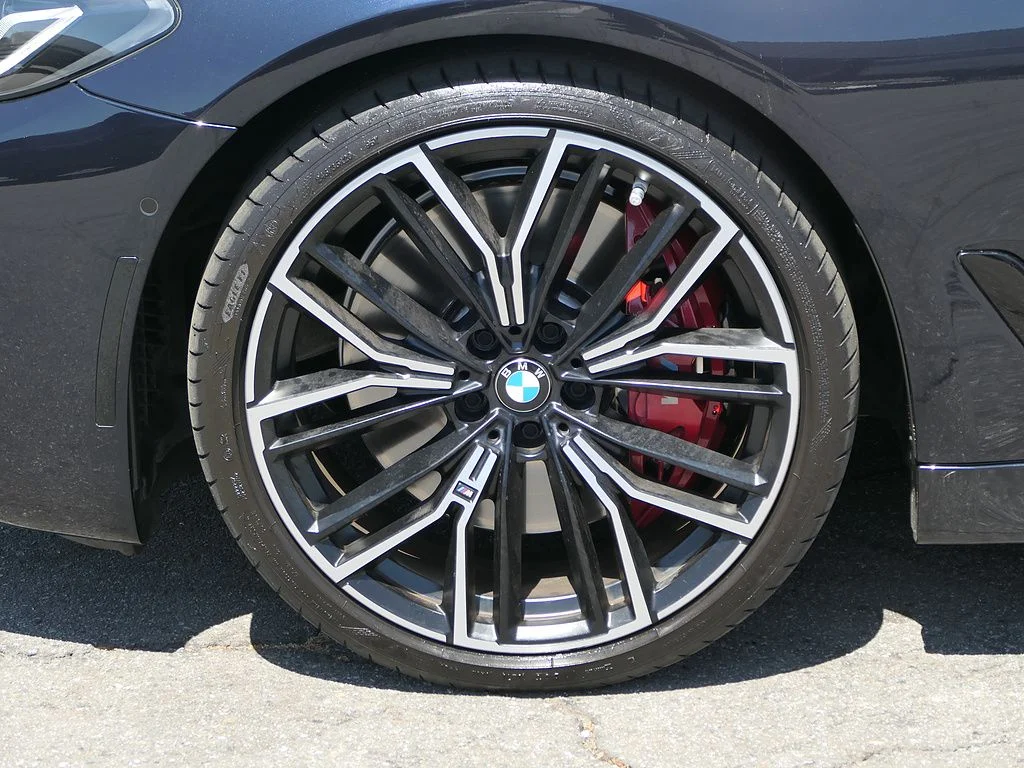Used 2023 Carbon Black Metallic BMW M550i xDrive image 10