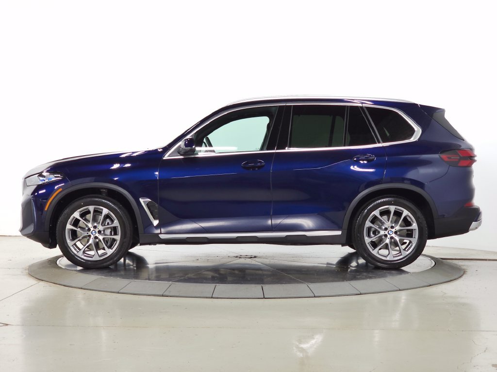 Used 2026 Blue BMW xDrive40i image 5
