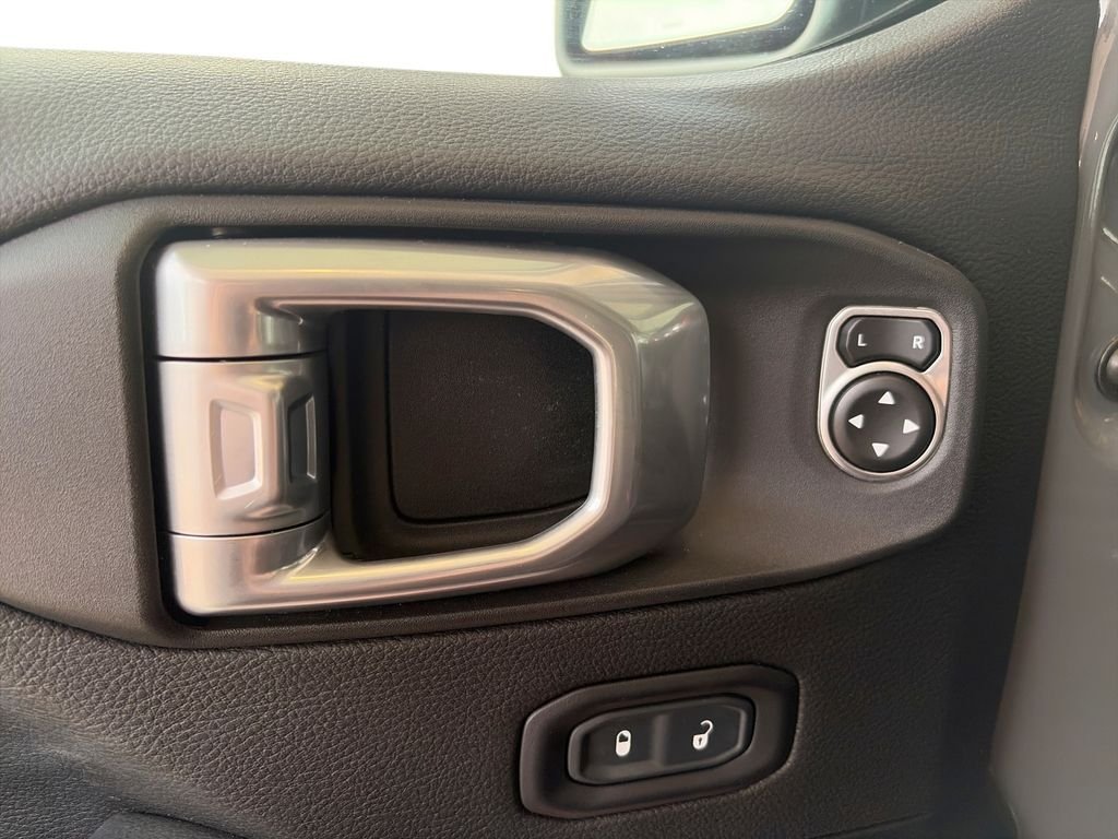 Used 2021 Gray Jeep Rubicon image 24