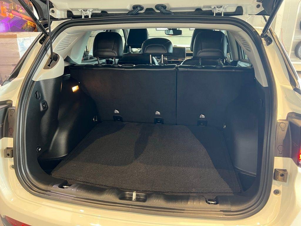 Used 2022 Bright White Clearcoat Jeep Trailhawk image 8