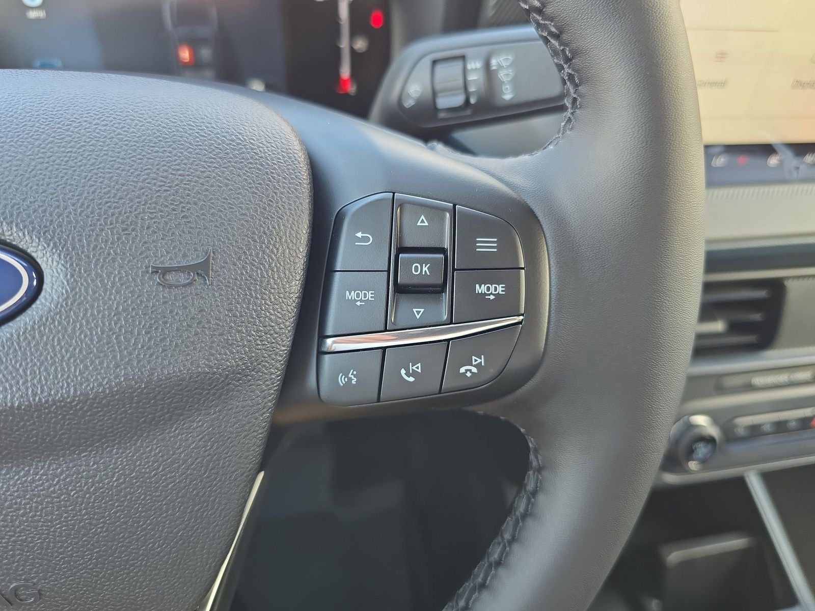 New 2025 Azure Gray Metallic Tri-Coat Ford XLT image 23