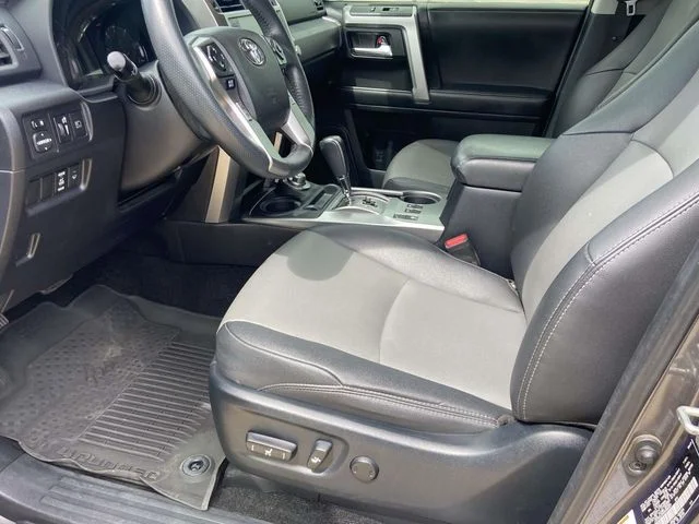 Used 2022 Magnetic Gray Metallic Toyota SR5 Premium image 10