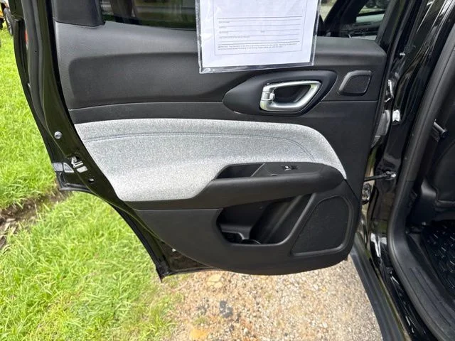 Used 2023 Black Jeep Latitude image 20