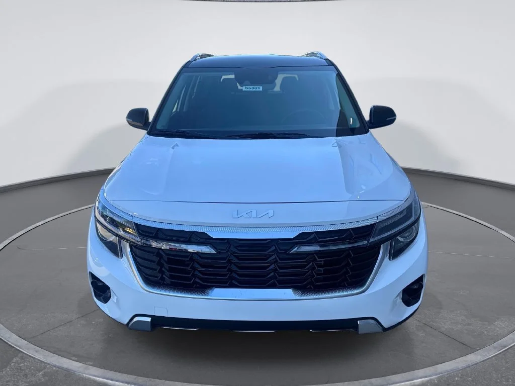 Used 2026 White Kia S image 2
