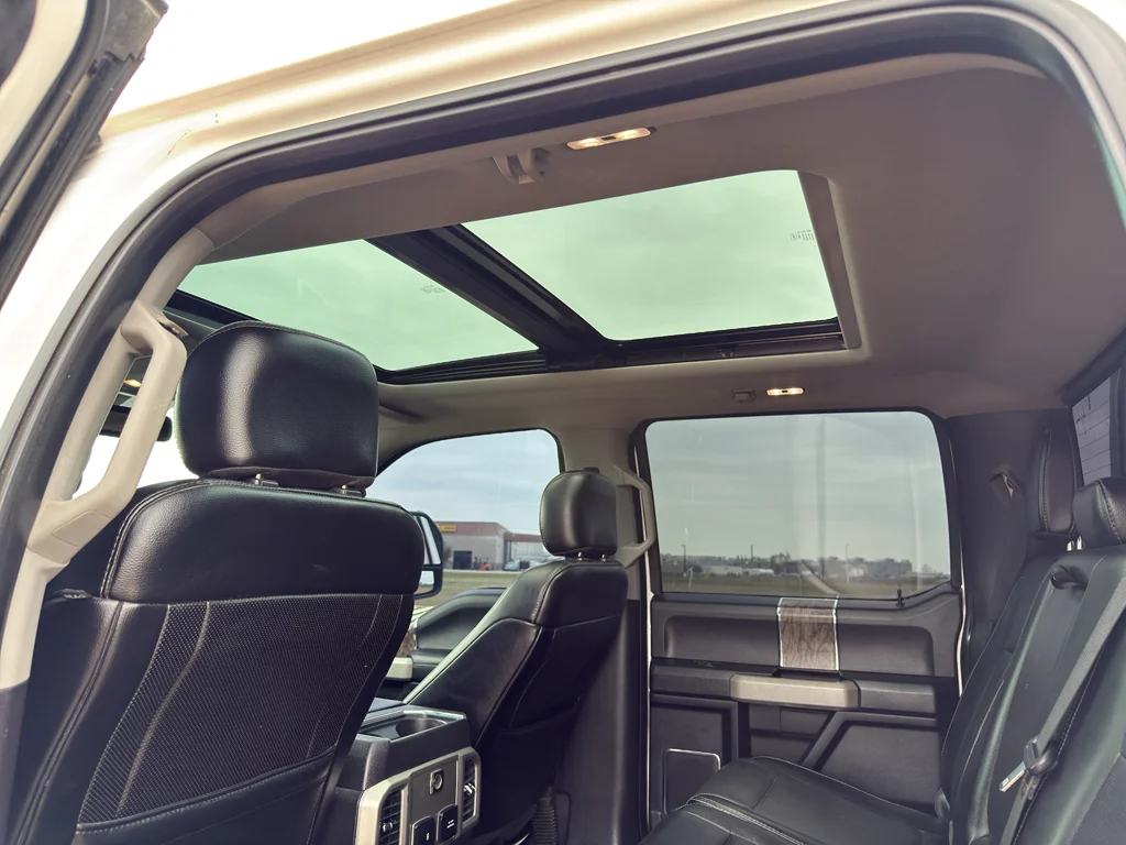 Used 2018 White Platinum Metallic Tri-Coat Ford LARIAT image 20