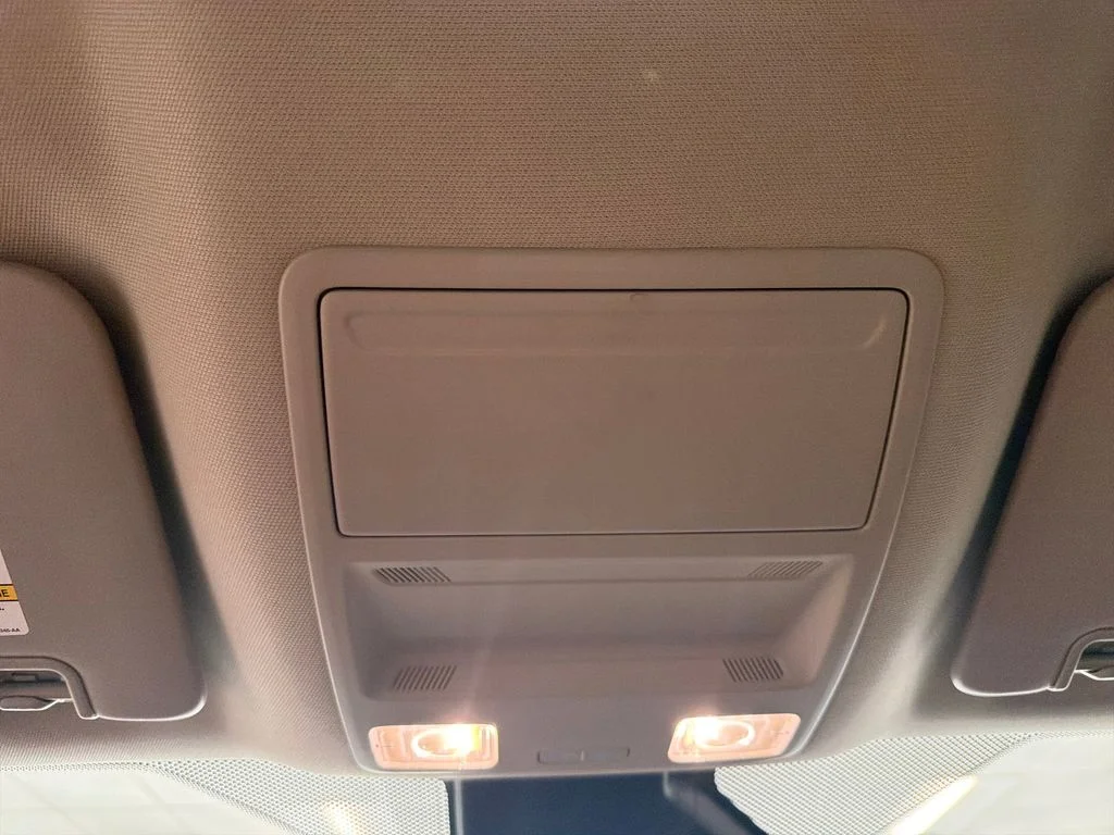 Used 2023 White Ford Lariat image 18