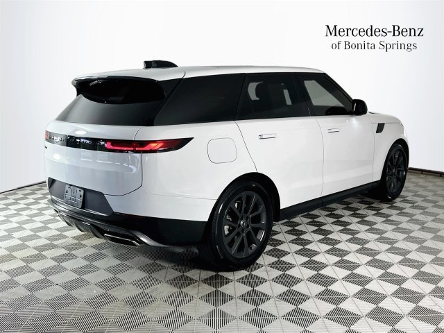 Used 2025  Land Rover SE image 7