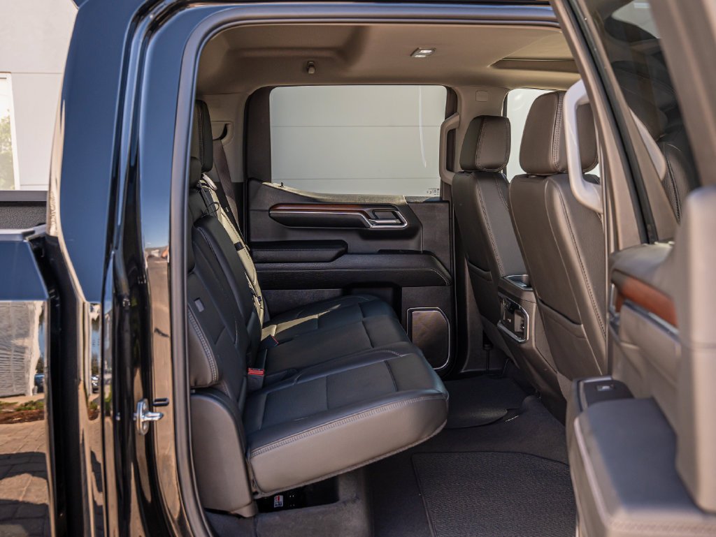 Used 2024 Onyx Black GMC Denali image 44