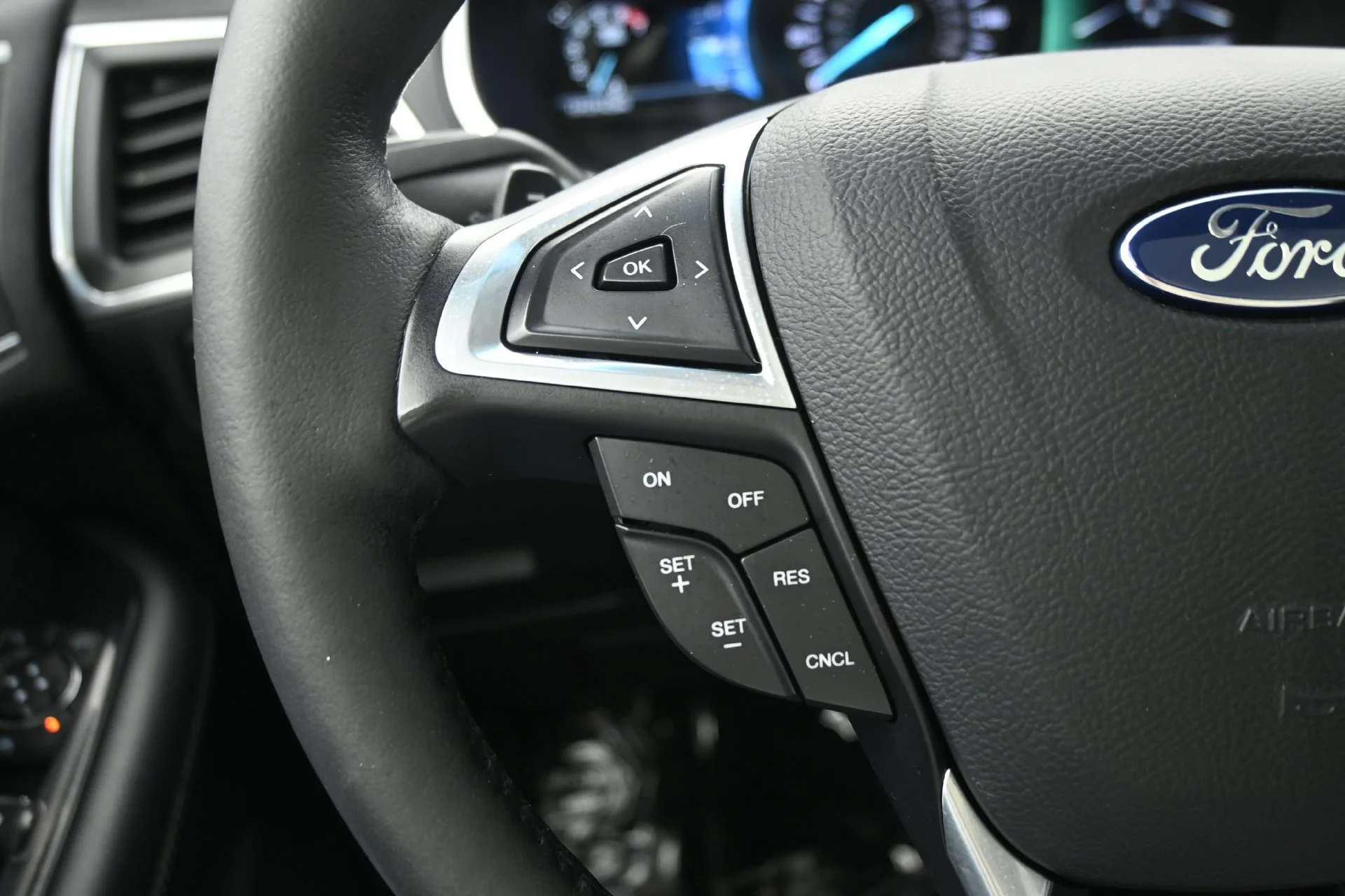 Used 2015  Ford 4D WAGON TITANIUM AWD image 21