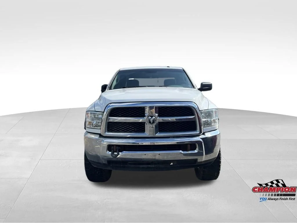 Used 2016 White Ram SLT image 10