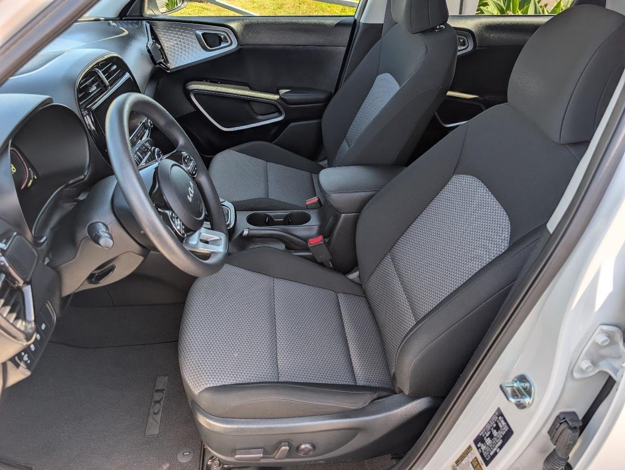 Used 2023 Clear White w/Black Roof Kia S image 16