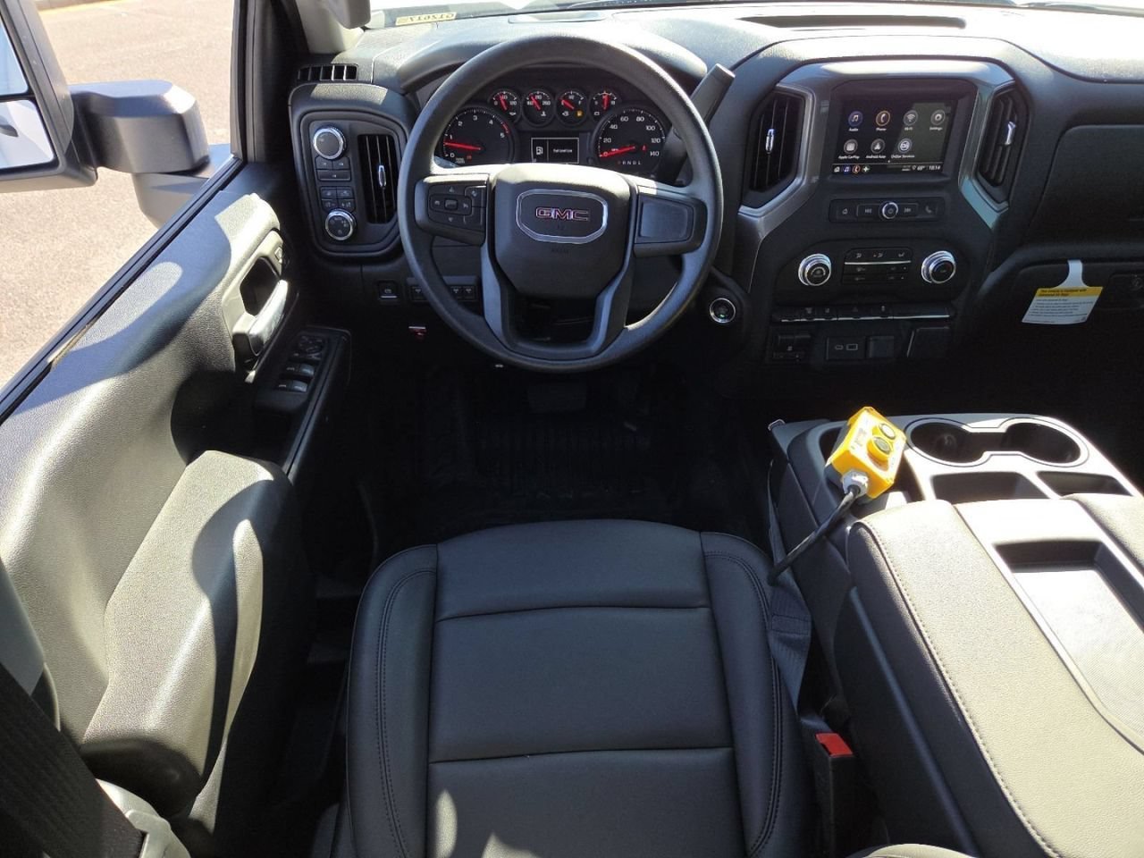 2025 GMC Sierra 3500 Chassis Cab Pro - Photo 30