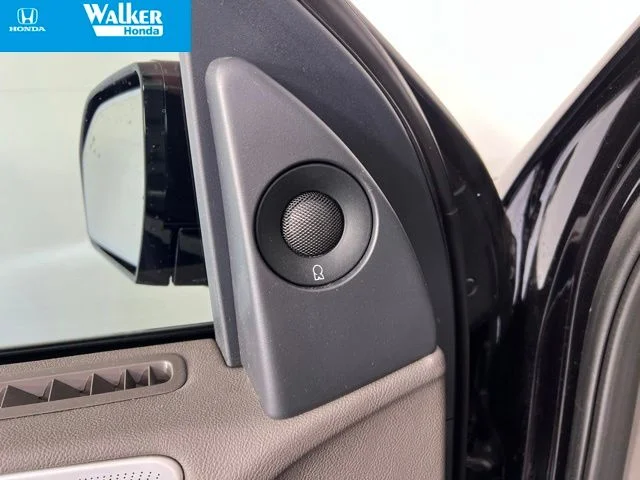 Used 2024 Black Lincoln Reserve image 21