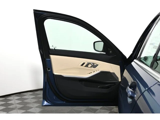 New 2026 Arctic Race Blue metallic BMW 330i xDrive image 29