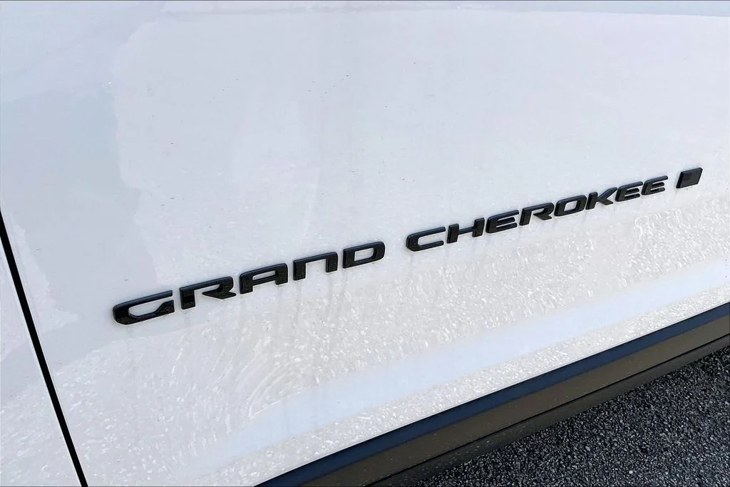 New 2026 Jeep Grand Cherokee L Laredo 4D Sport Utility